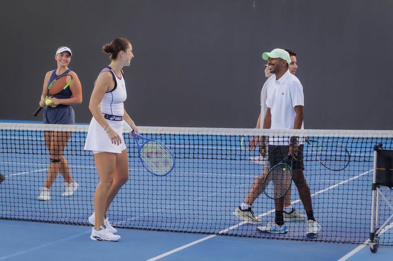 Group session on the resort courts